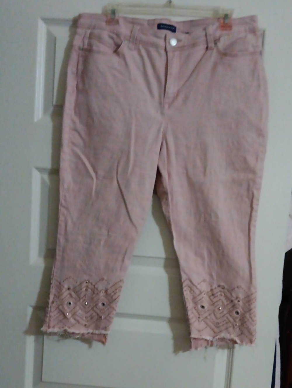 Bandolino Pink Embroidered Crop Jeans